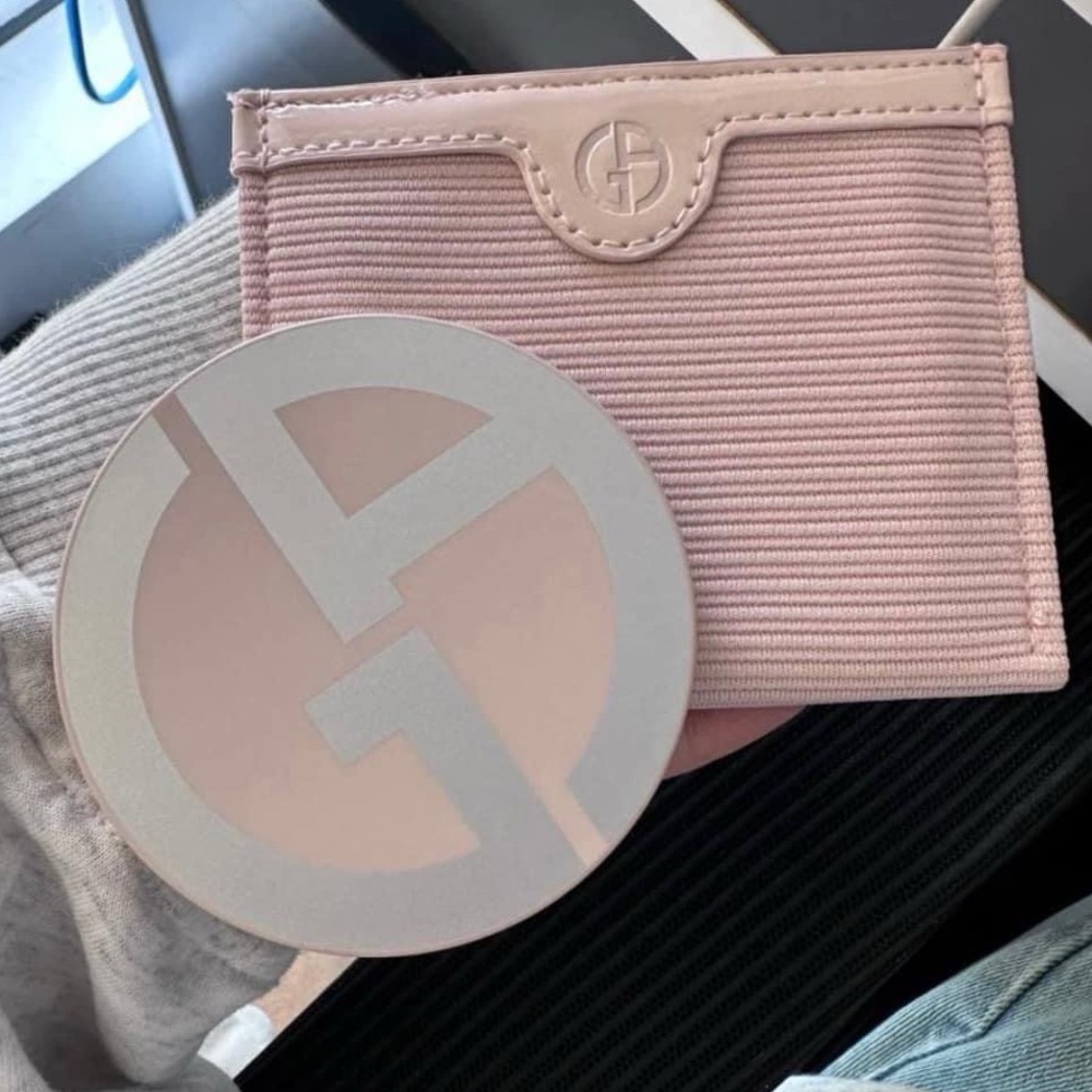 💕Giorgio Armani Beauty Mirror in pouch~LIMITED edition - Picture 7 of 13